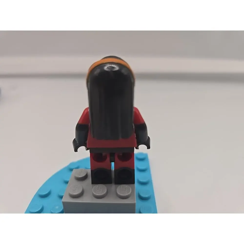 LEGO Violet Parr Minifigure - 10760 Incredibles - Great Home Escape ***NEW*** - Picture 2 of 2